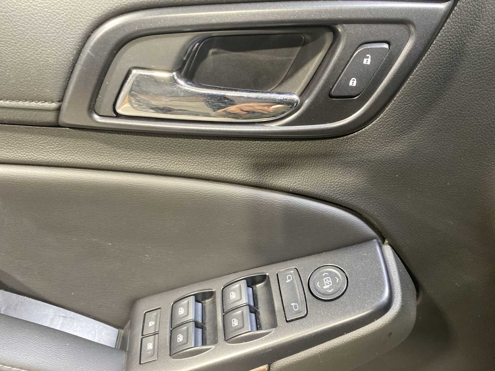 Thumbnail: 2018 Chevrolet Tahoe - 23