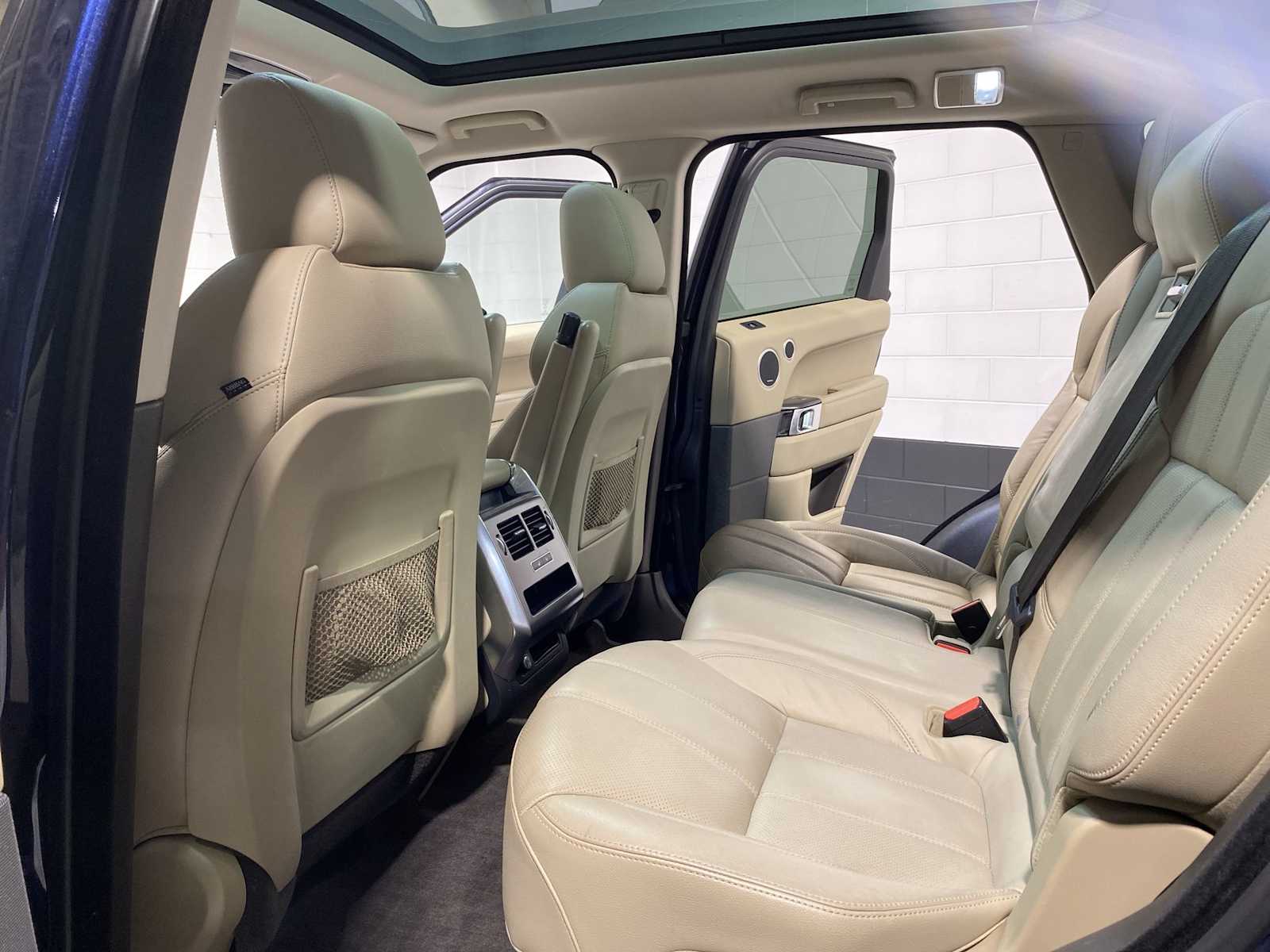 Thumbnail: 2016 Land Rover Range Rover Sport - 12