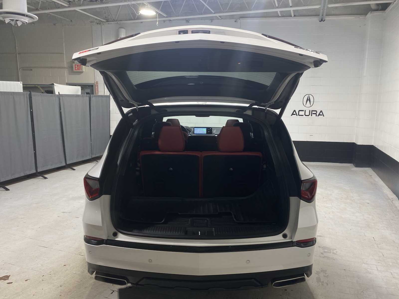 Thumbnail: 2023 Acura MDX - 19