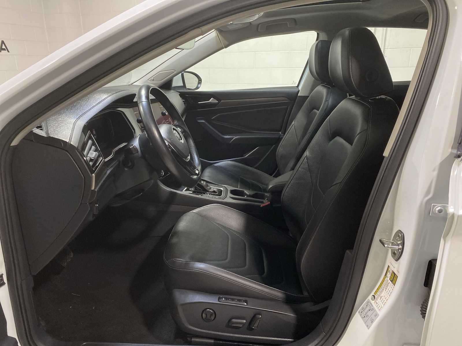 Thumbnail: 2019 Volkswagen Jetta - 2