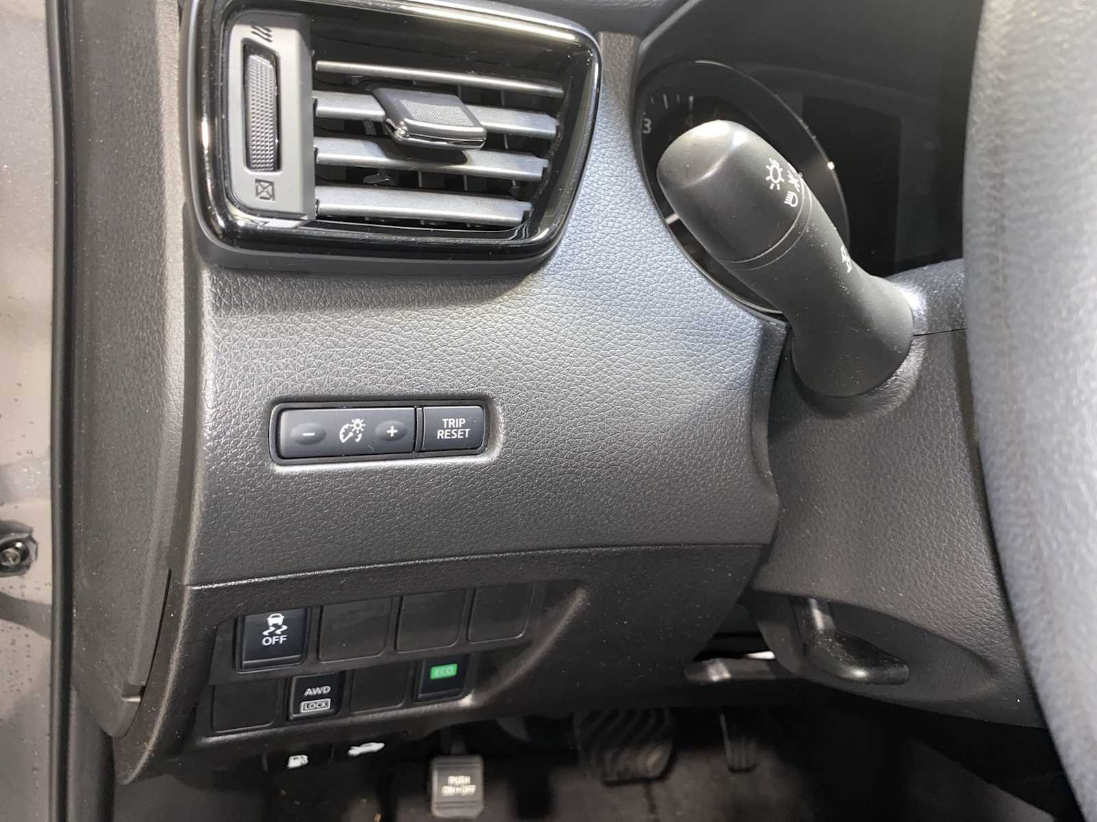 Thumbnail: 2019 Nissan Rogue Sport - 24