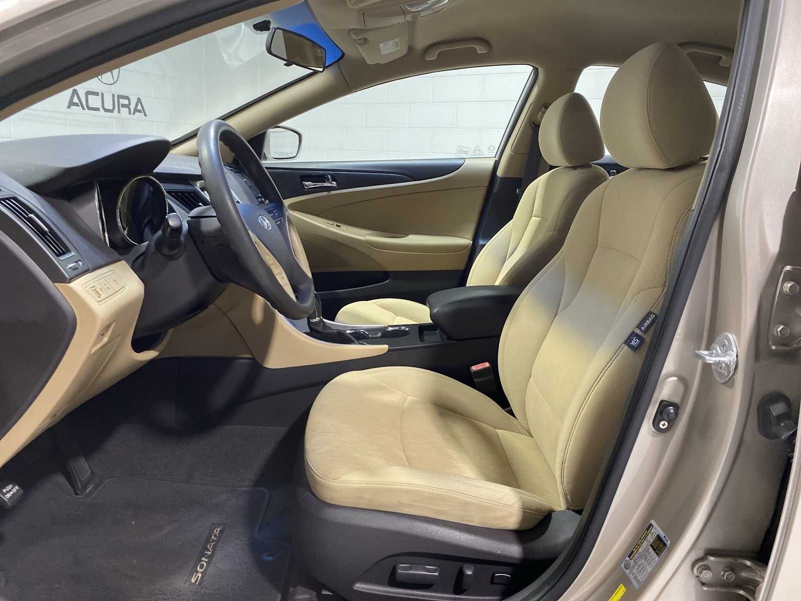 Thumbnail: 2011 Hyundai Sonata - 2