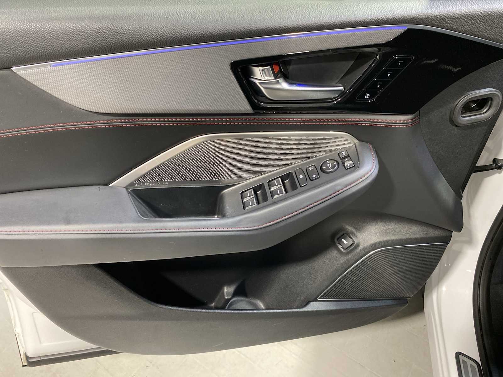 2023 Acura MDX Base 22