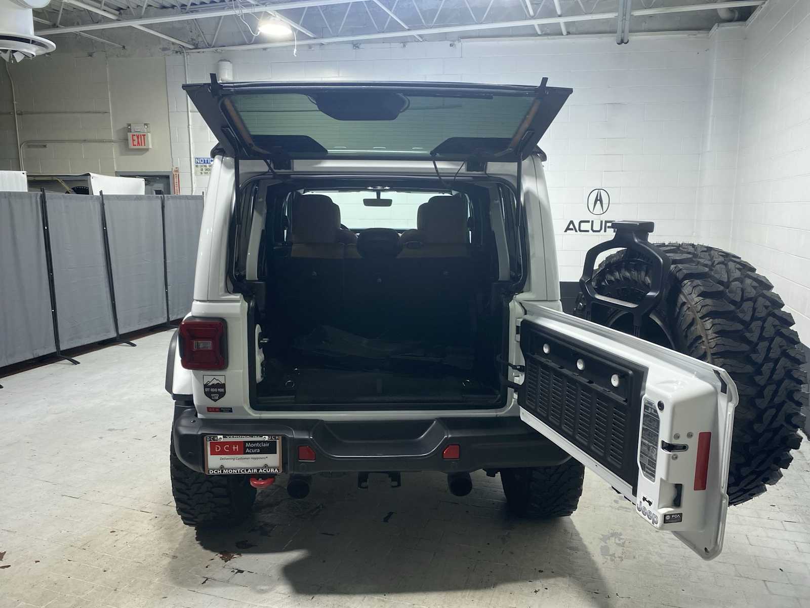 Thumbnail: 2021 Jeep Wrangler - 19