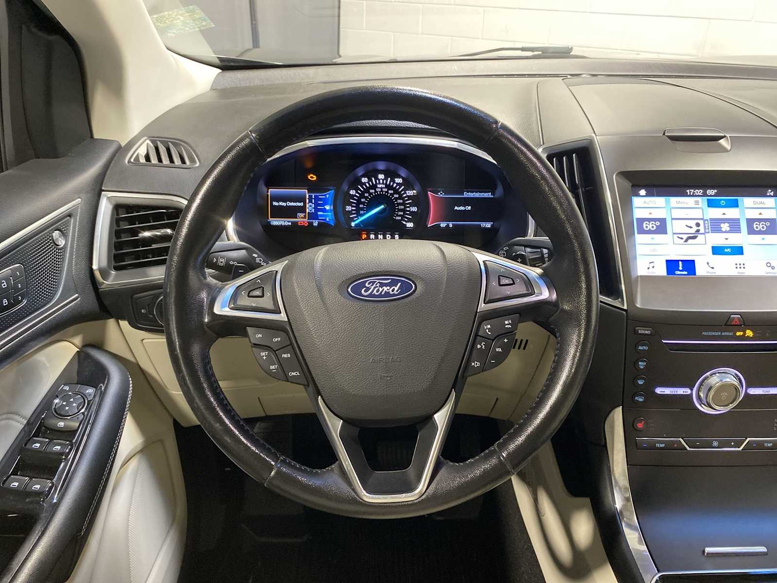 Thumbnail: 2019 Ford Edge - 15