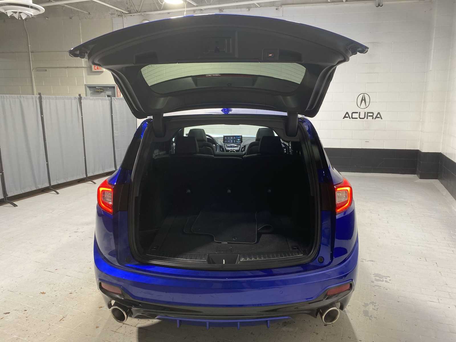 Thumbnail: 2025 Acura RDX - 19