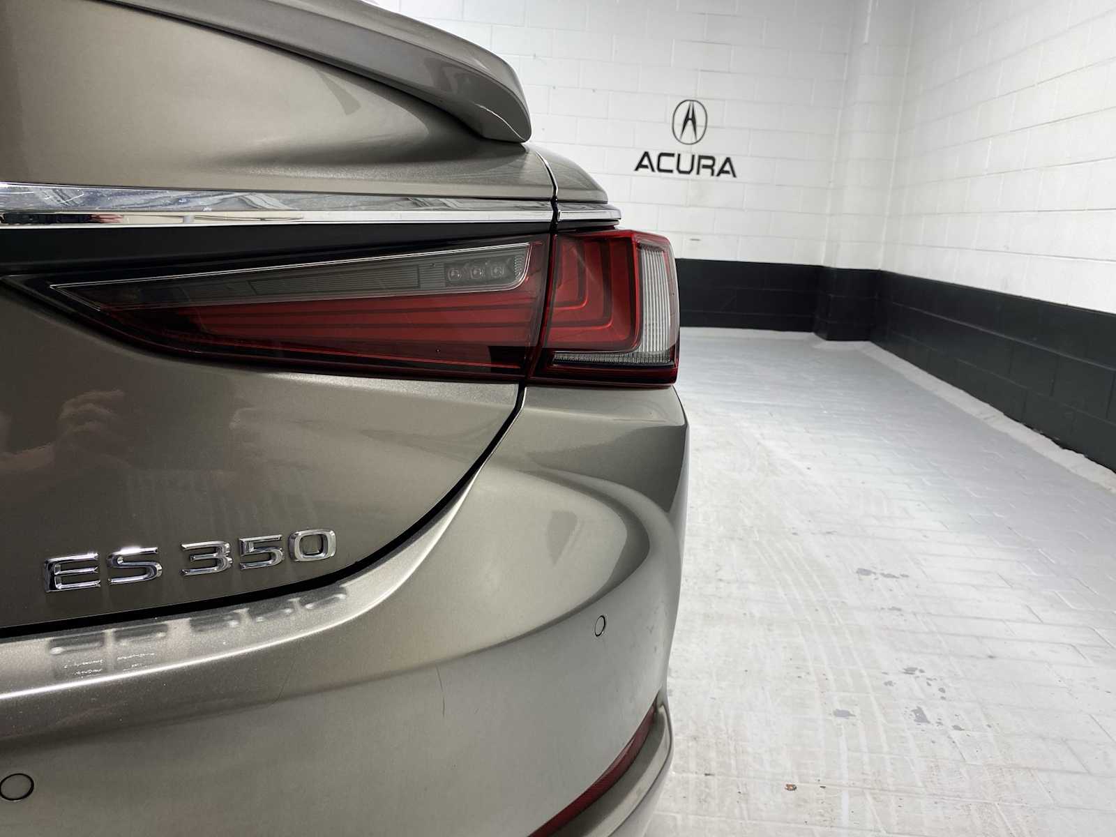 2020 Lexus ES 350 7