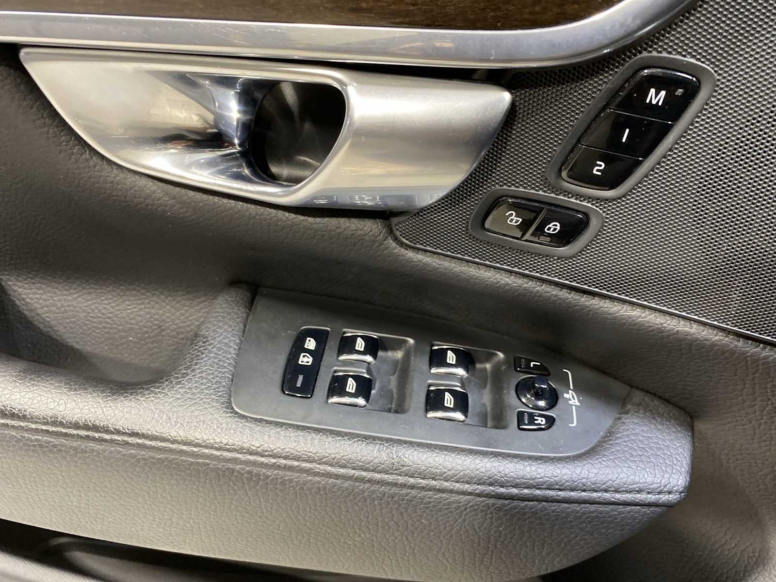 Thumbnail: 2018 Volvo S90 - 23