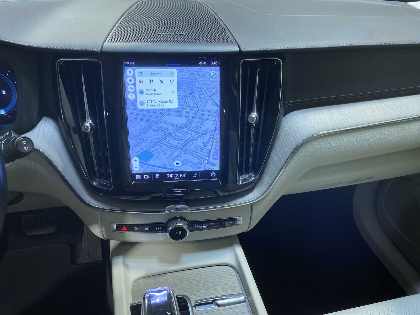 Thumbnail: 2023 Volvo XC60 - 16