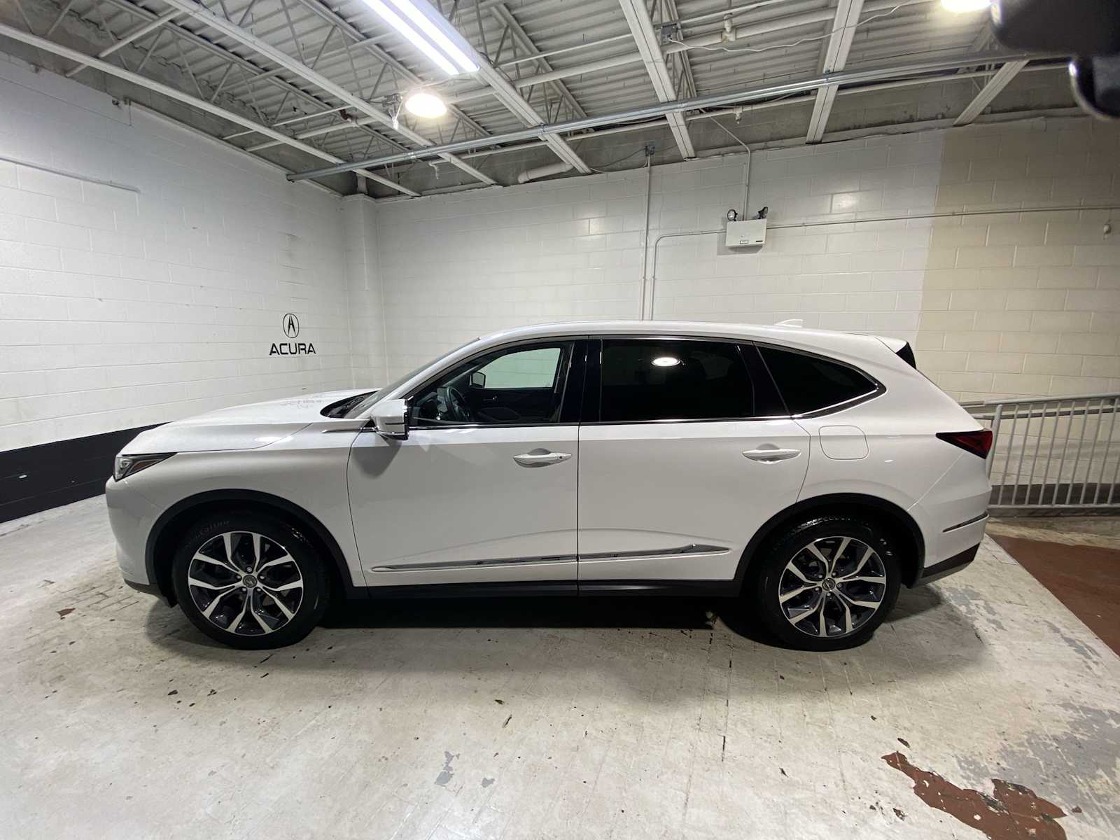 Thumbnail: 2023 Acura MDX - 3