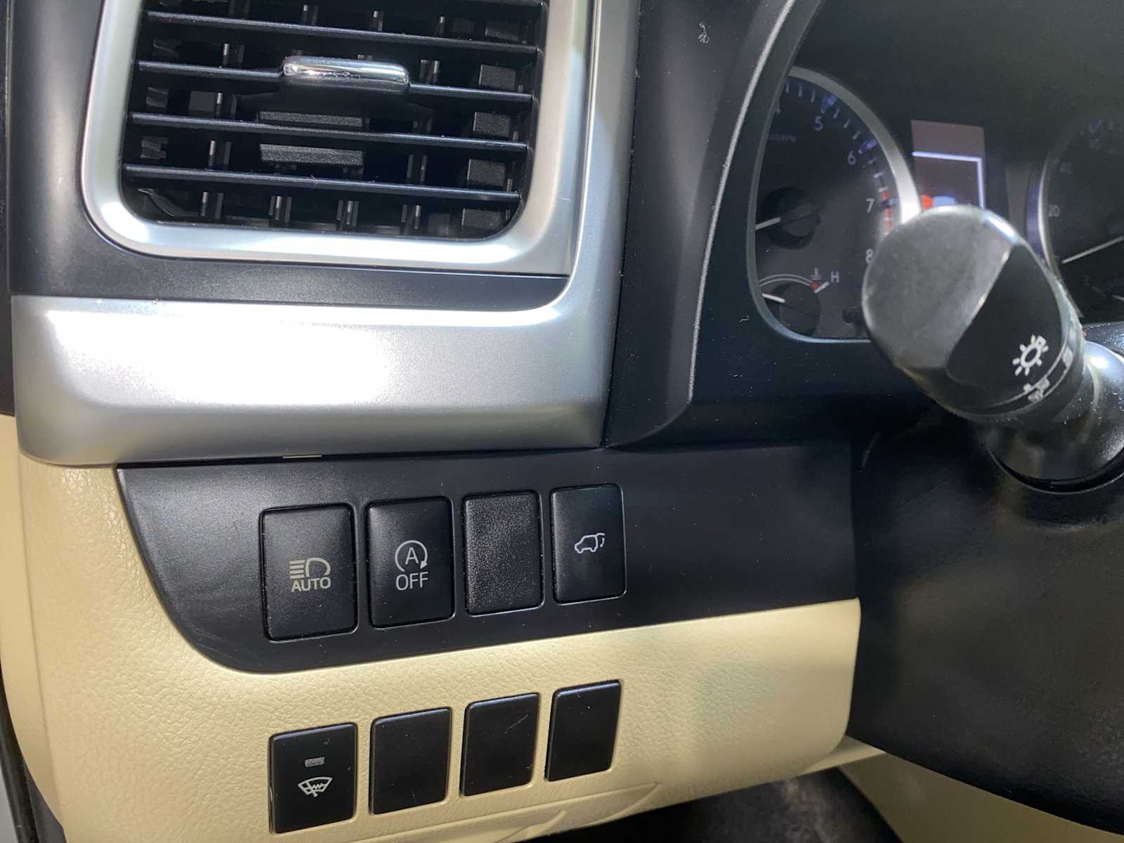 Thumbnail: 2019 Toyota Highlander - 24