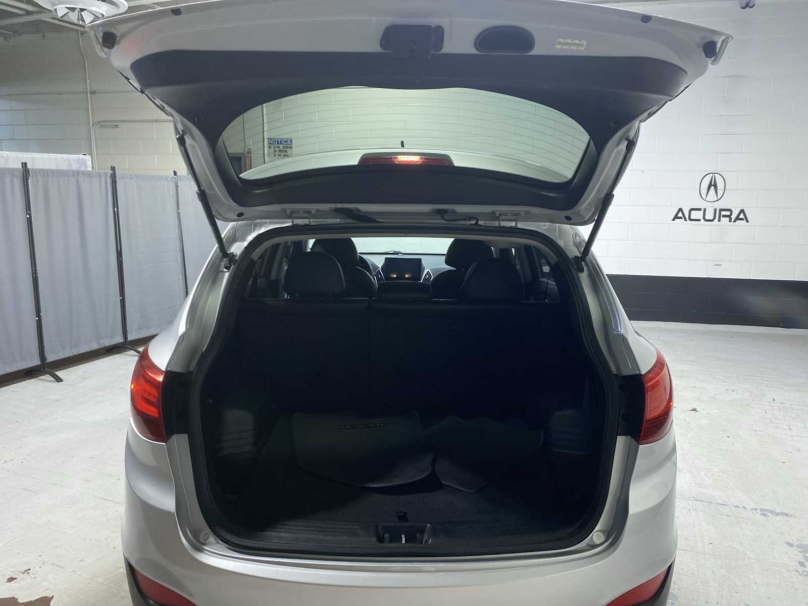Thumbnail: 2012 Hyundai Tucson - 19
