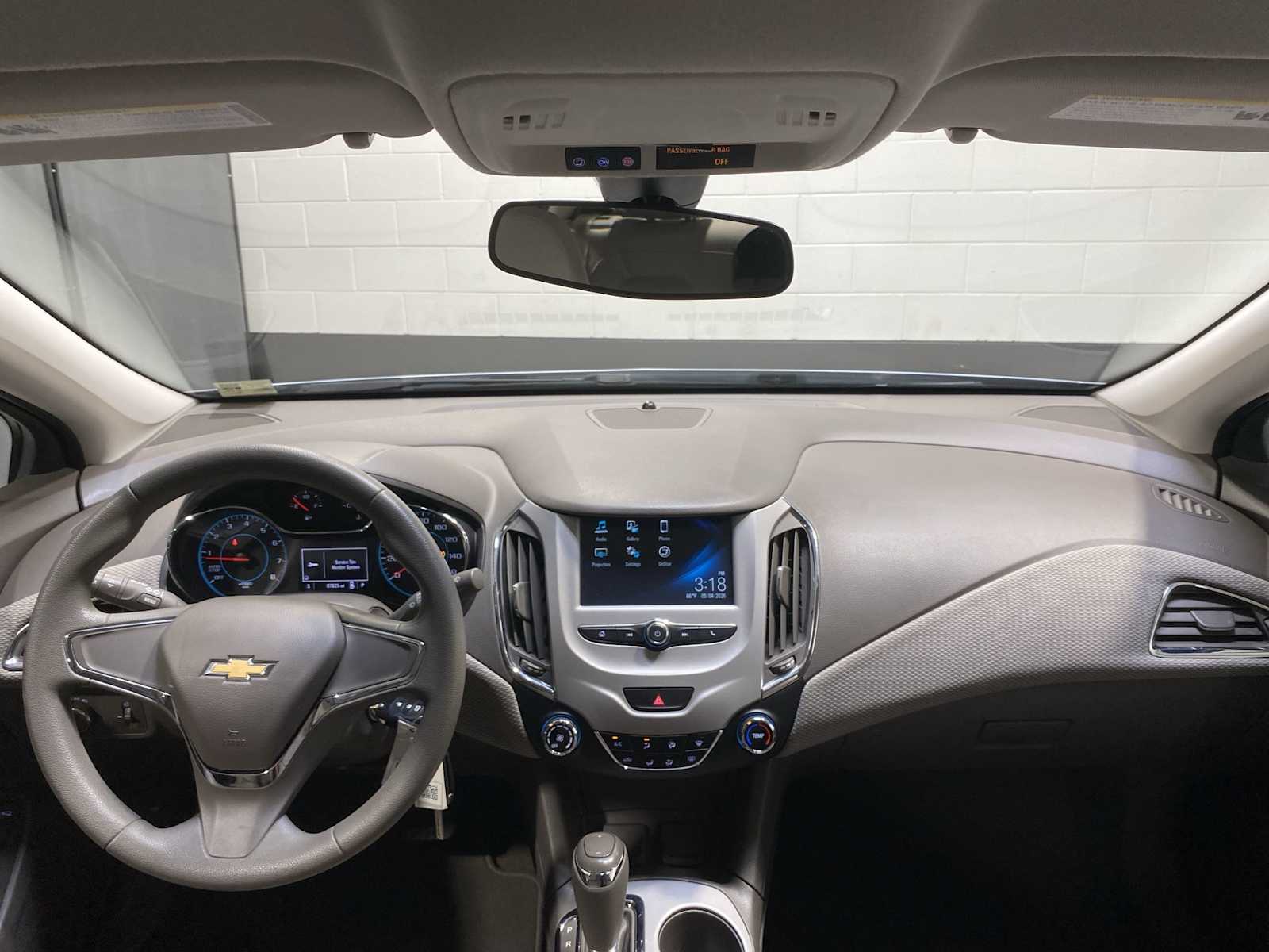 Thumbnail: 2018 Chevrolet Cruze - 10
