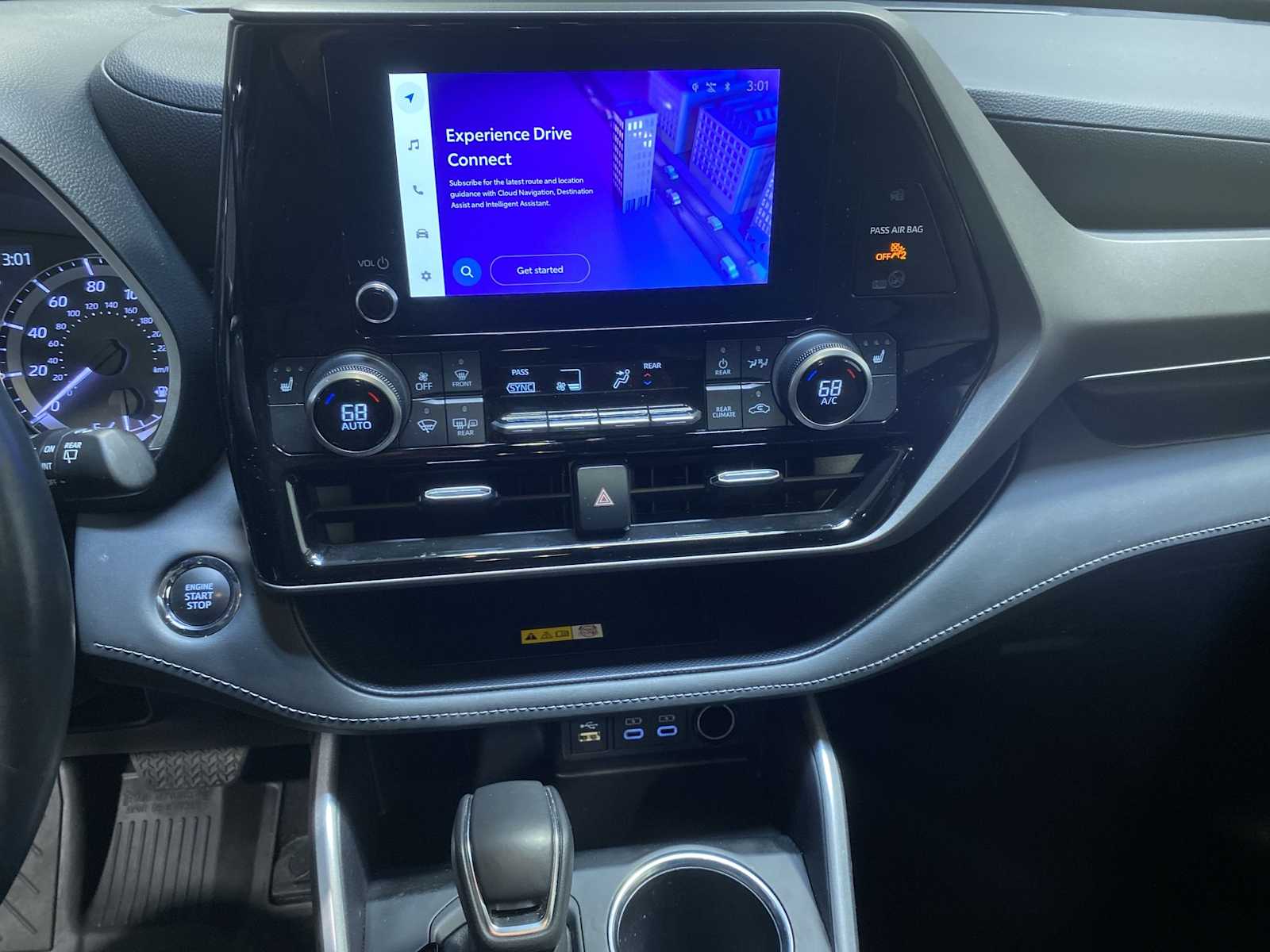 Thumbnail: 2023 Toyota Highlander - 16