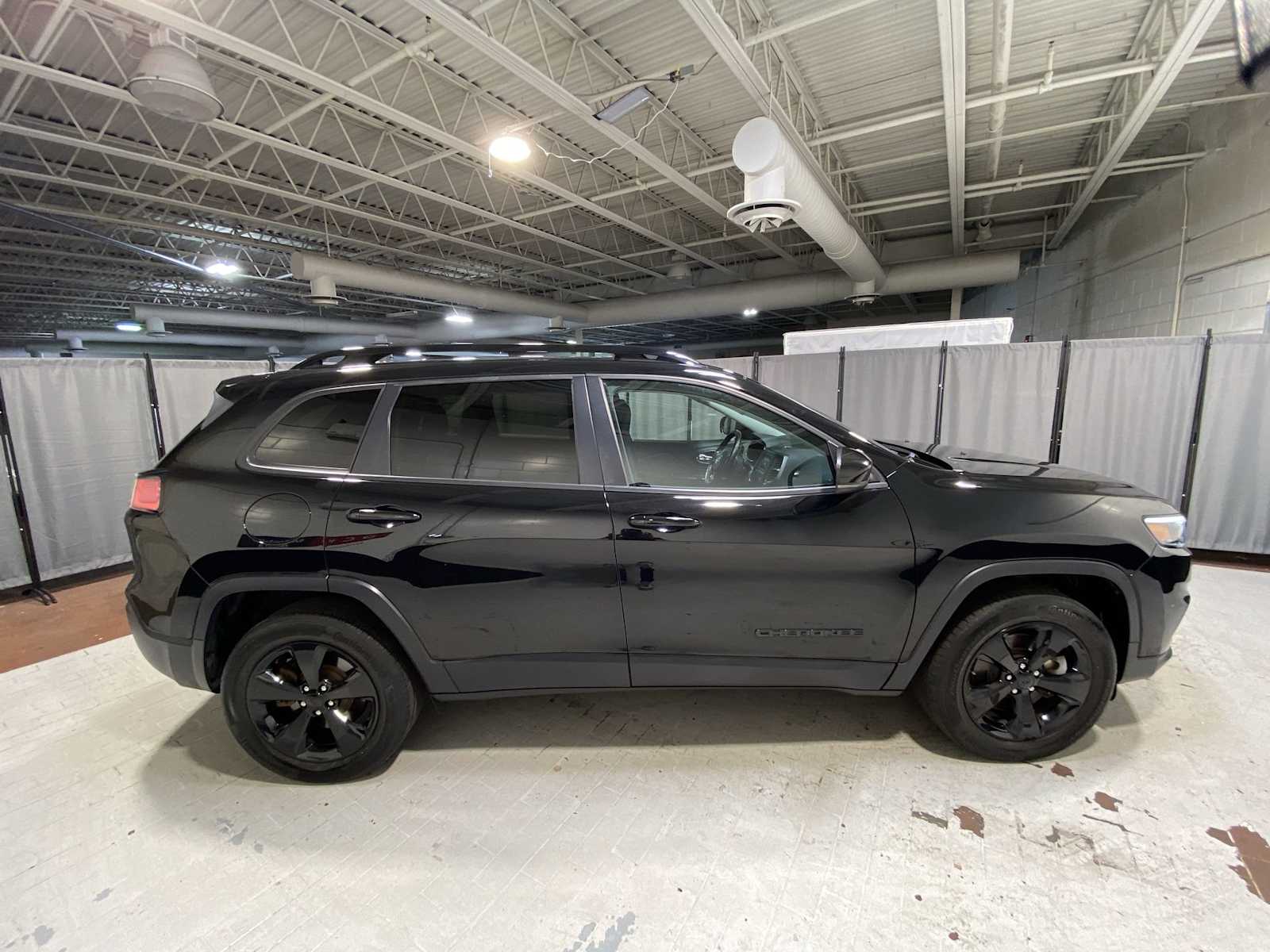 Thumbnail: 2020 Jeep Cherokee - 27