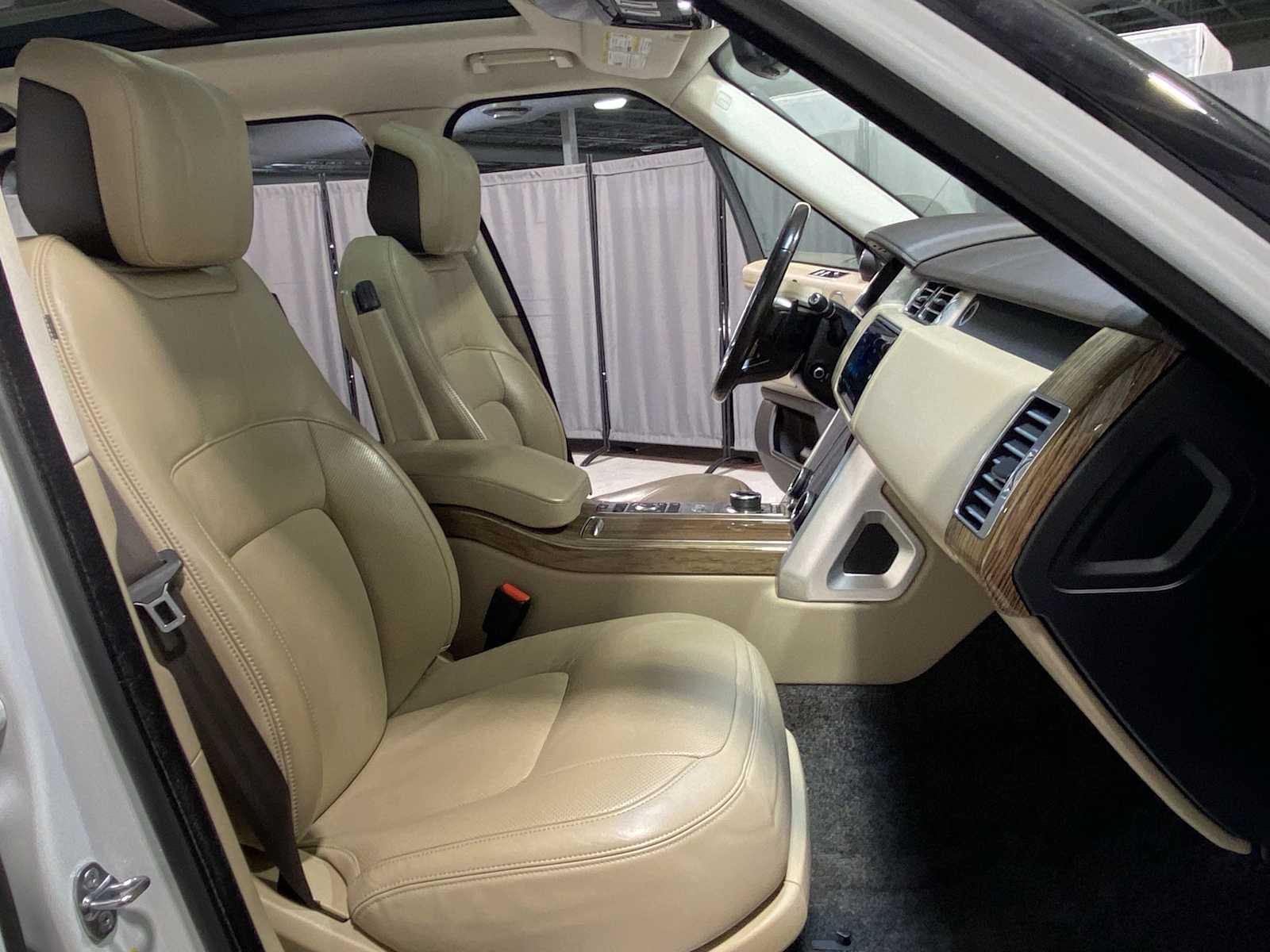 Thumbnail: 2020 Land Rover Range Rover - 13