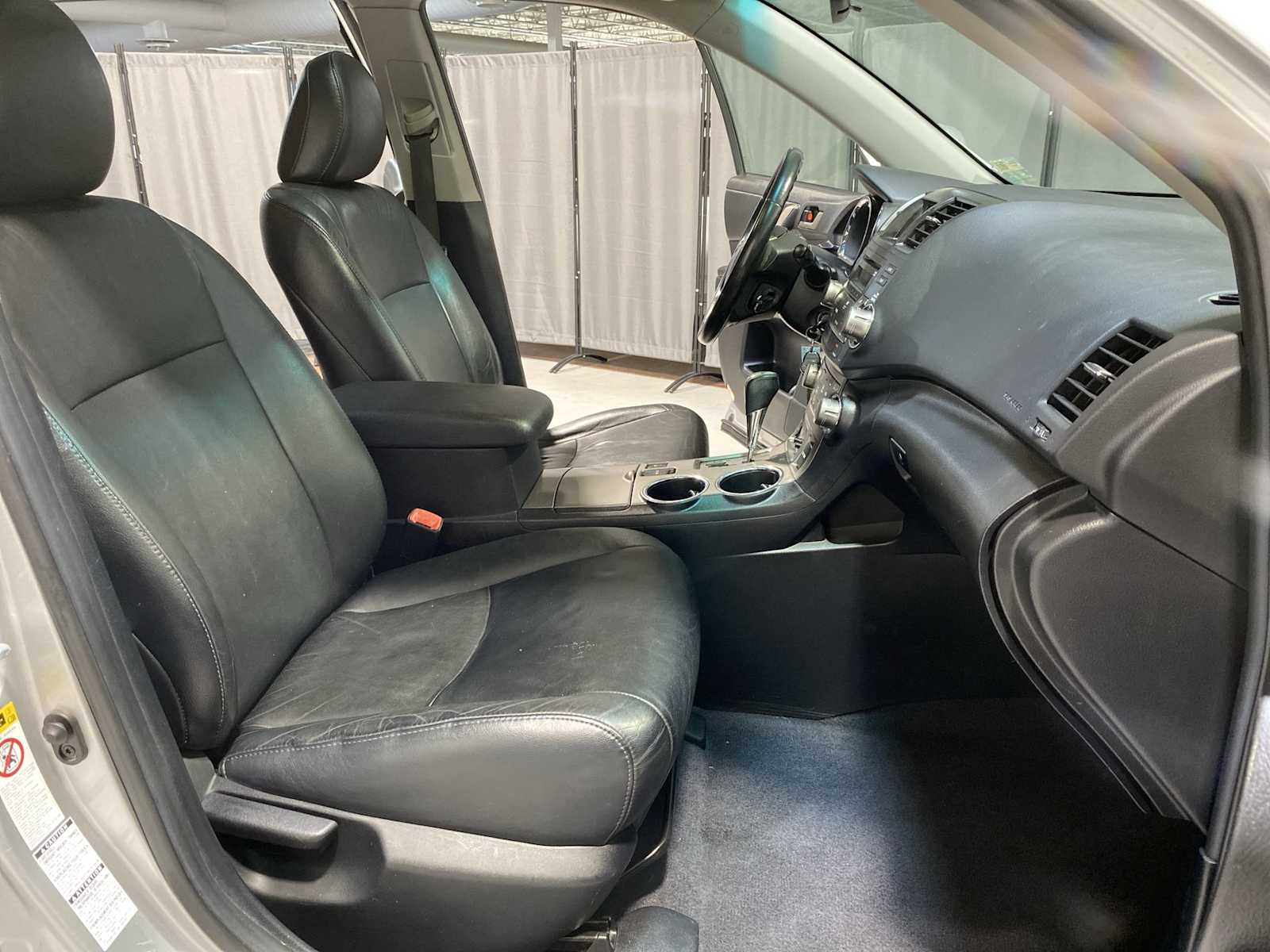 Thumbnail: 2010 Toyota Highlander - 14