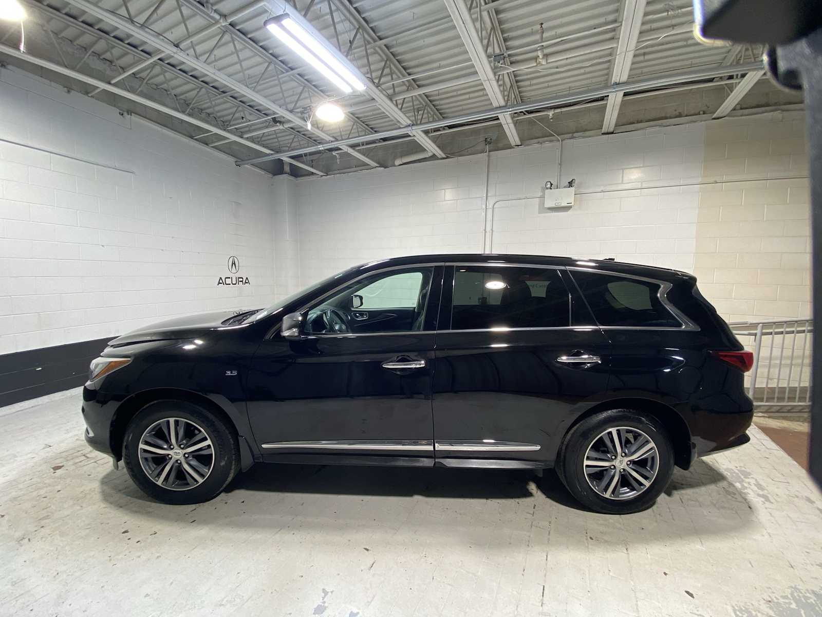 Thumbnail: 2019 INFINITI QX60 - 3