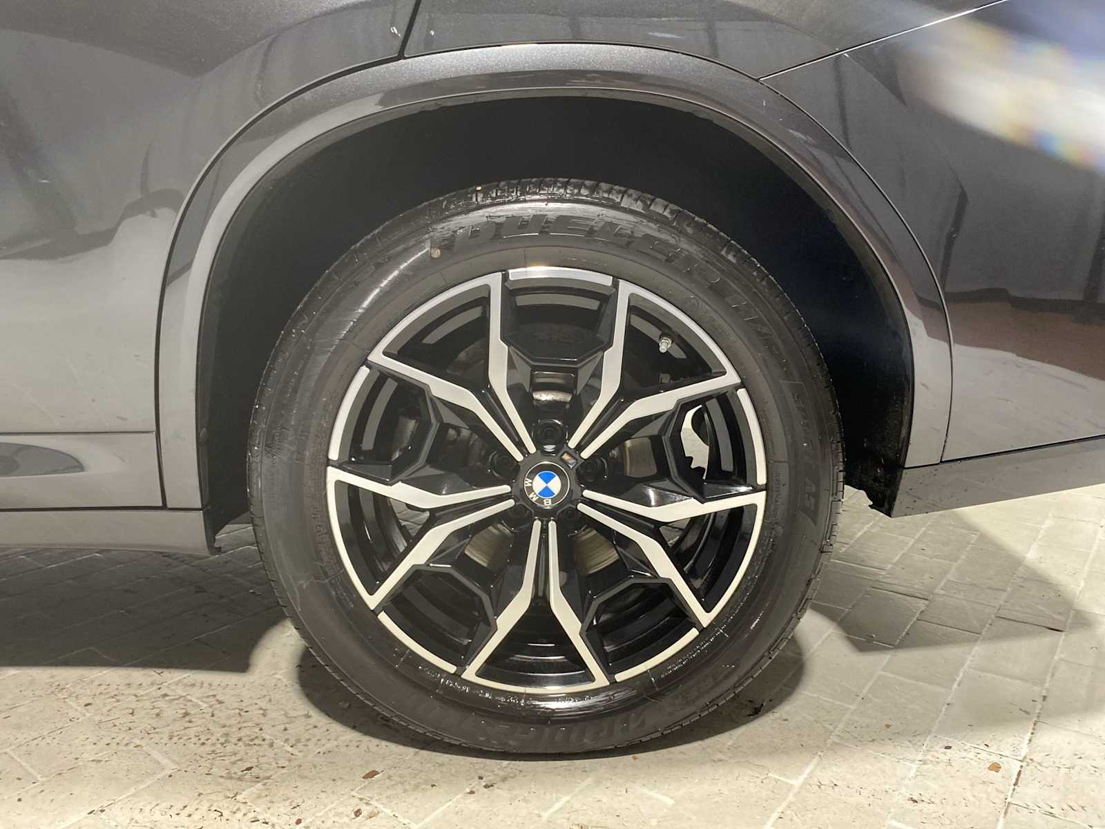 Thumbnail: 2023 BMW X4 - 8
