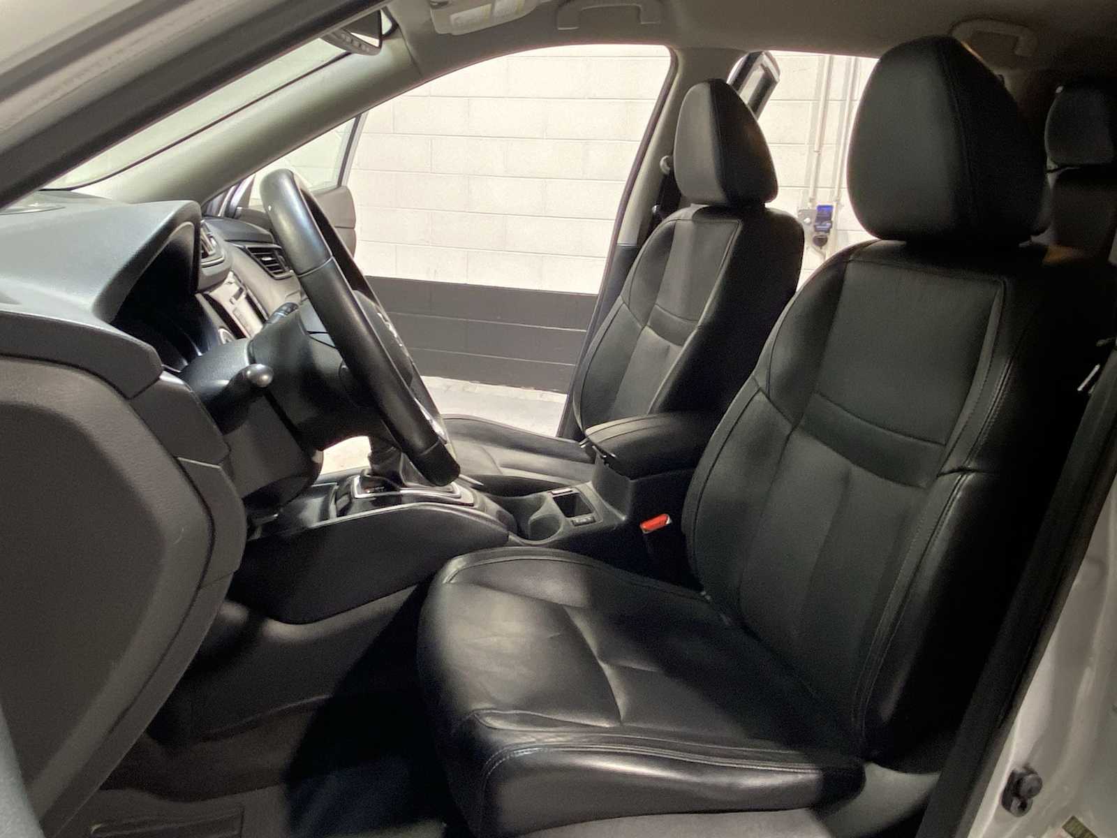Thumbnail: 2018 Nissan Rogue - 11