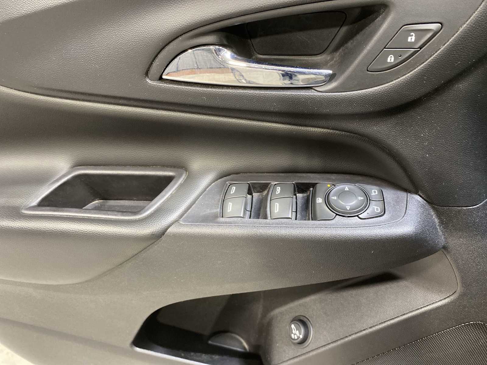 Thumbnail: 2018 Chevrolet Equinox - 23