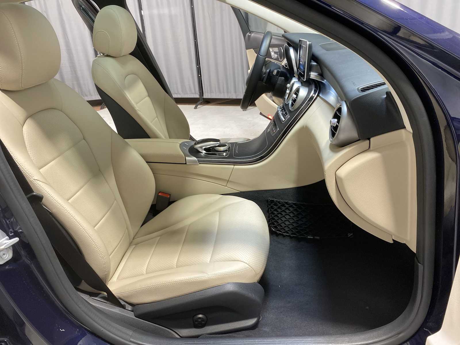 Thumbnail: 2016 Mercedes-Benz C-Class - 14