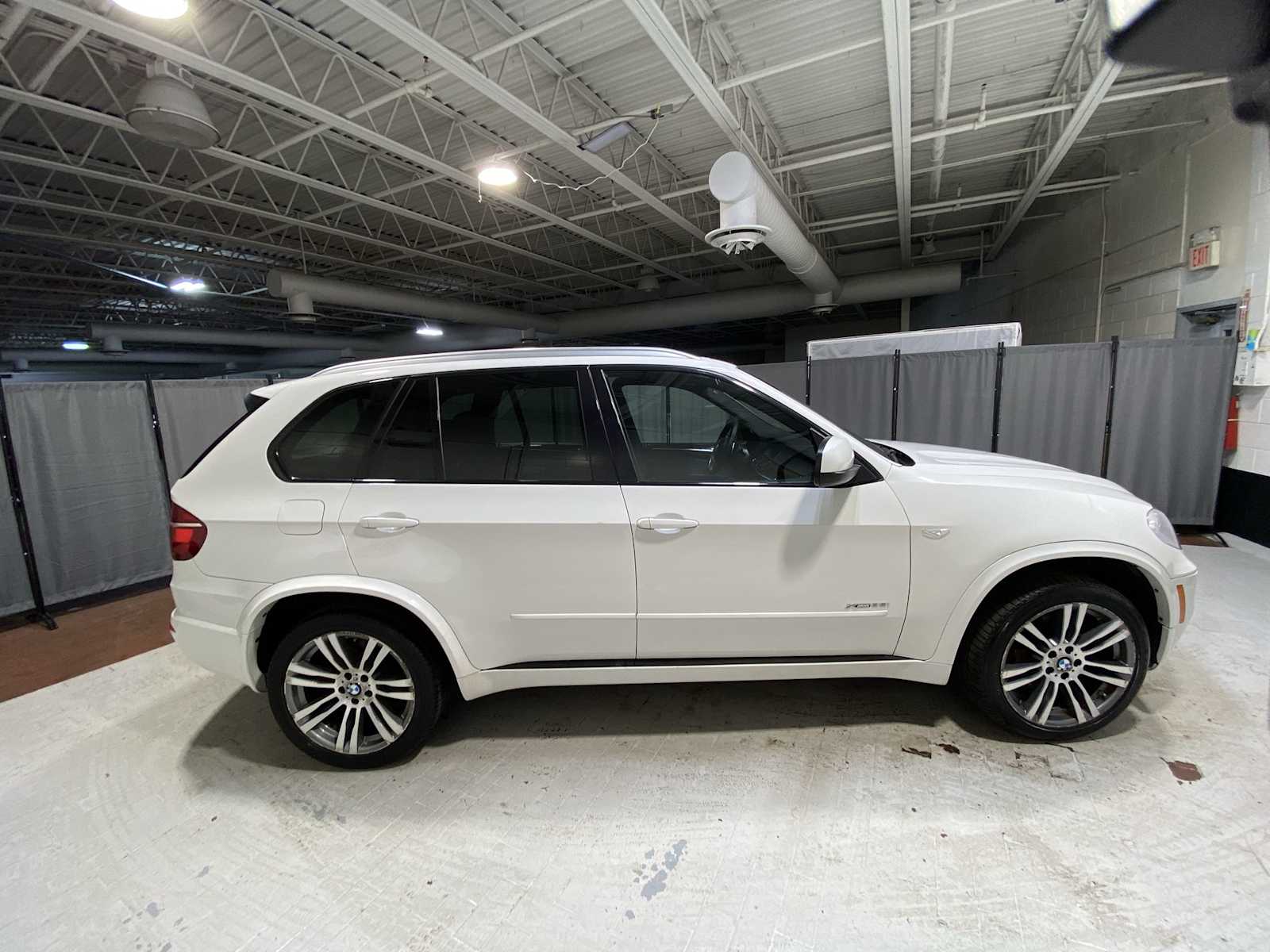 Thumbnail: 2013 BMW X5 - 26