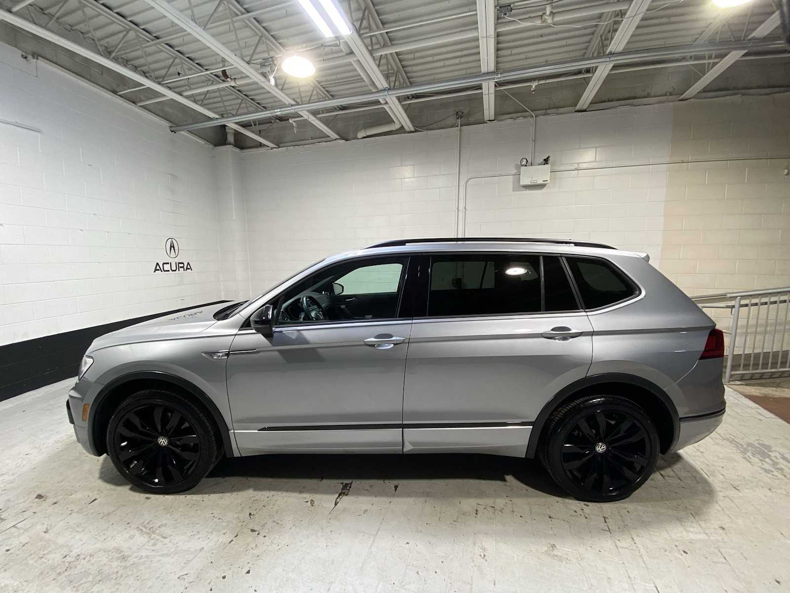 Thumbnail: 2020 Volkswagen Tiguan - 3