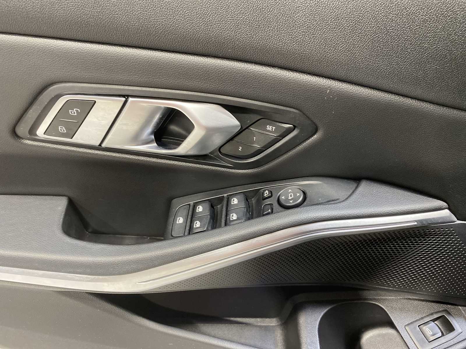 Thumbnail: 2022 BMW 3 Series - 23