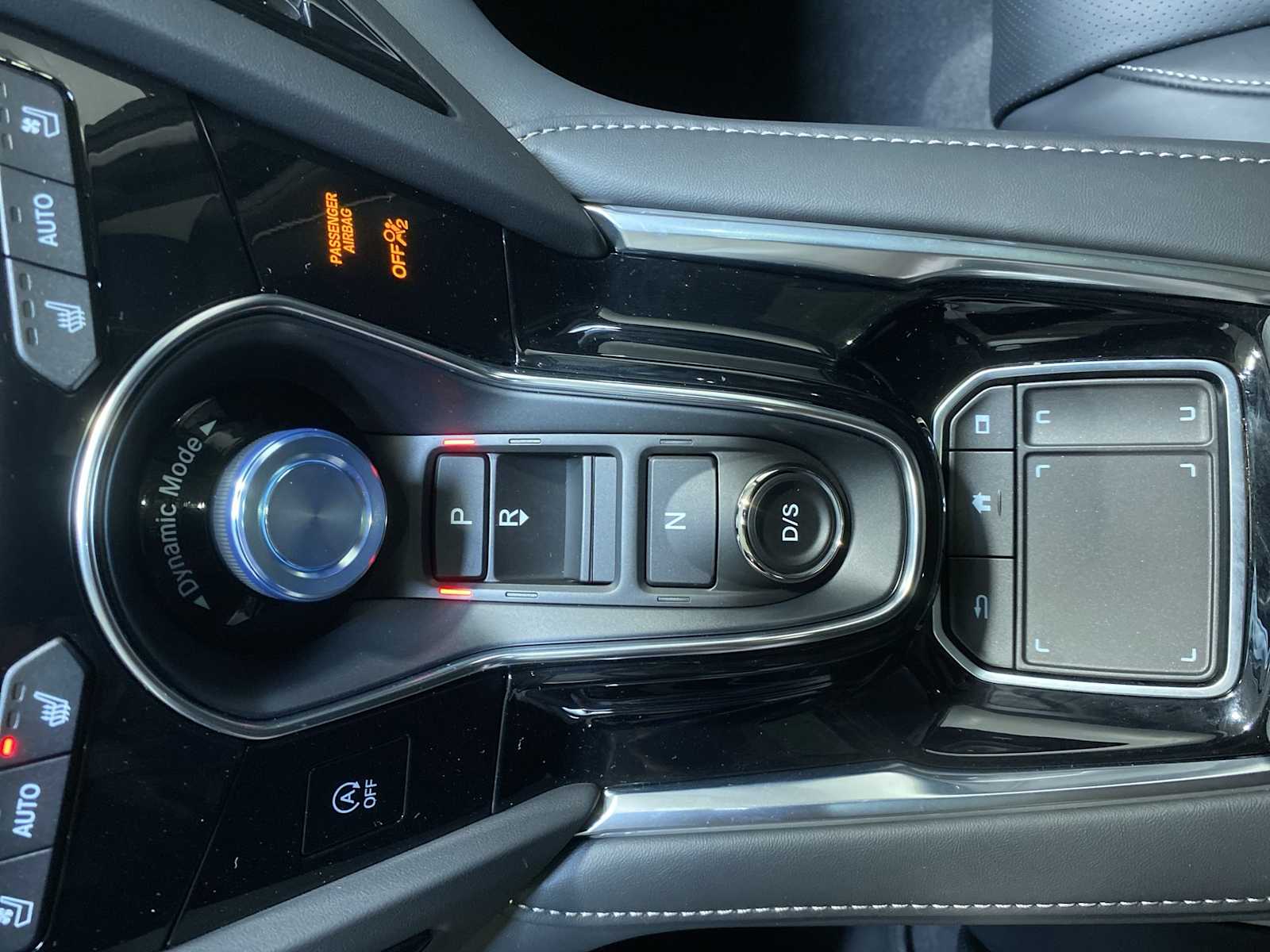 Thumbnail: 2025 Acura RDX - 17