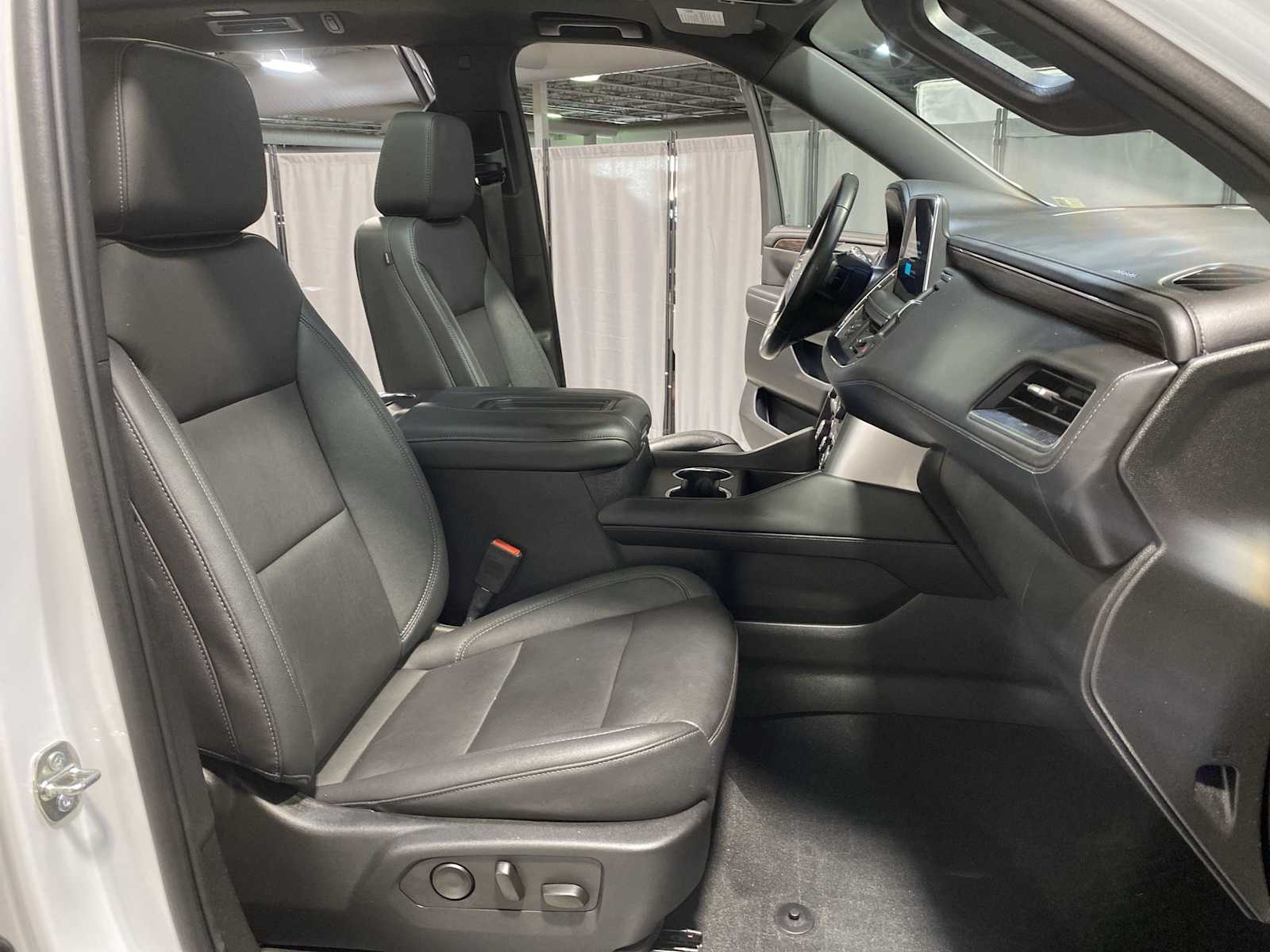 Thumbnail: 2023 Chevrolet Tahoe - 14