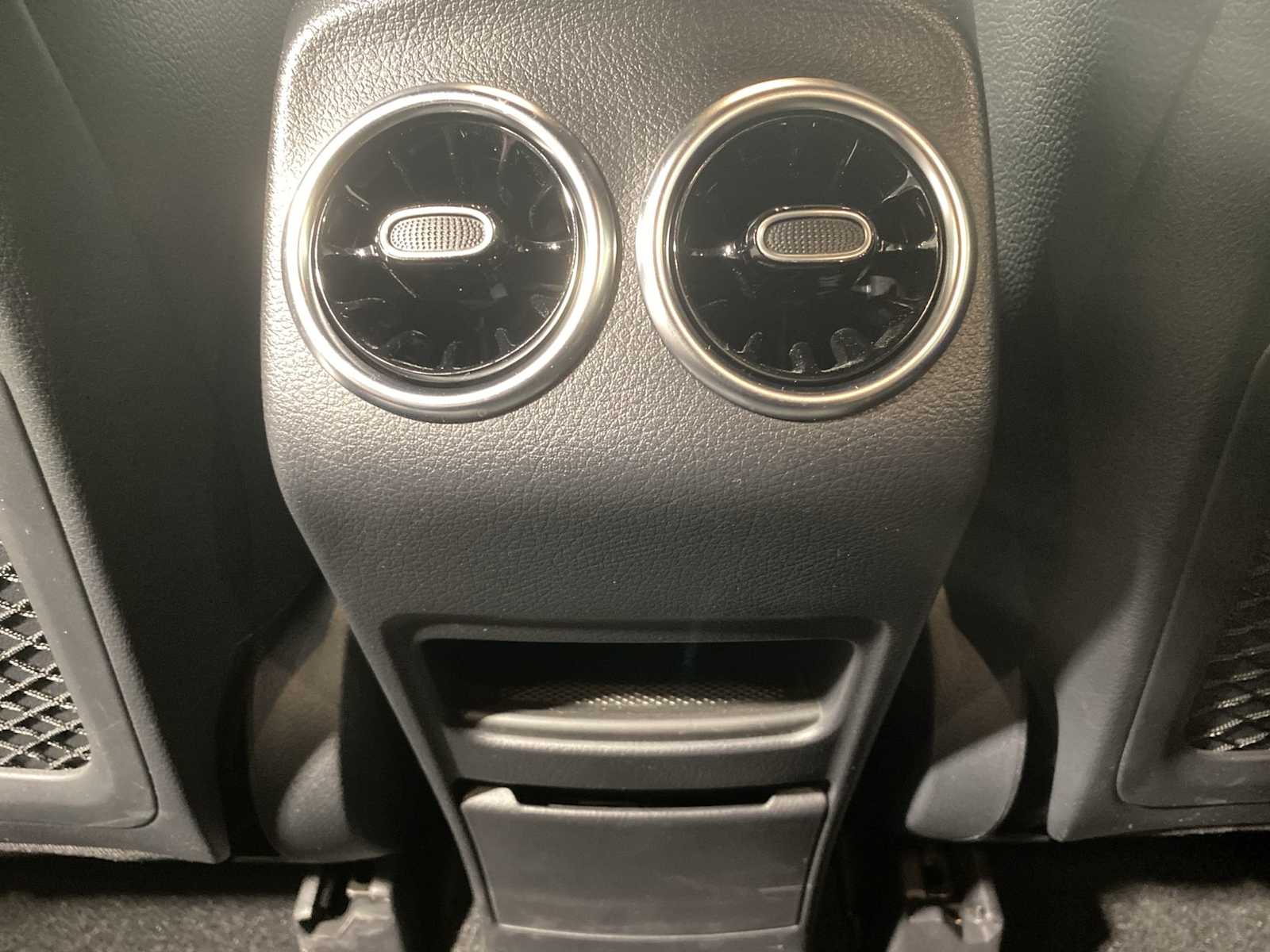 Thumbnail: 2022 Mercedes-Benz GLA - 25