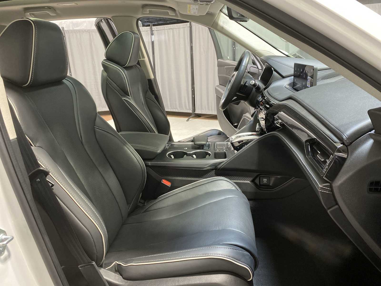 Thumbnail: 2023 Acura MDX - 14