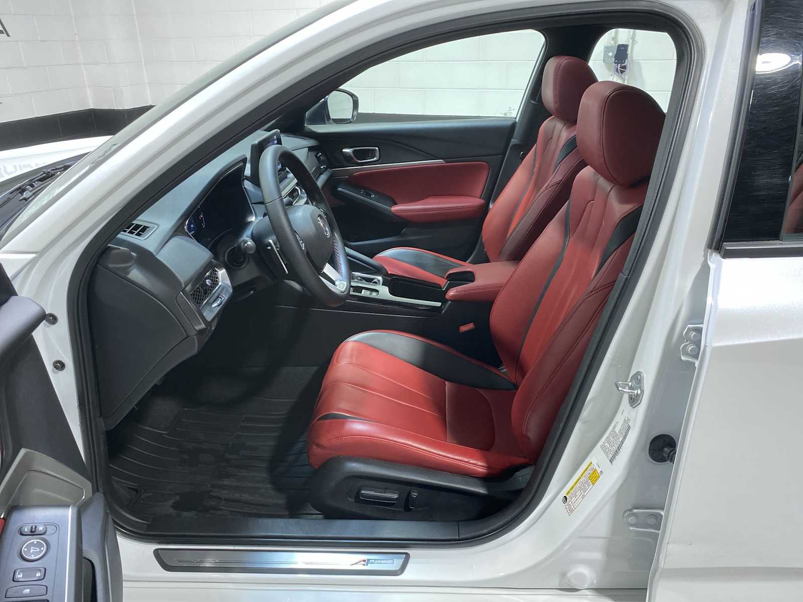 Thumbnail: 2023 Acura Integra - 2