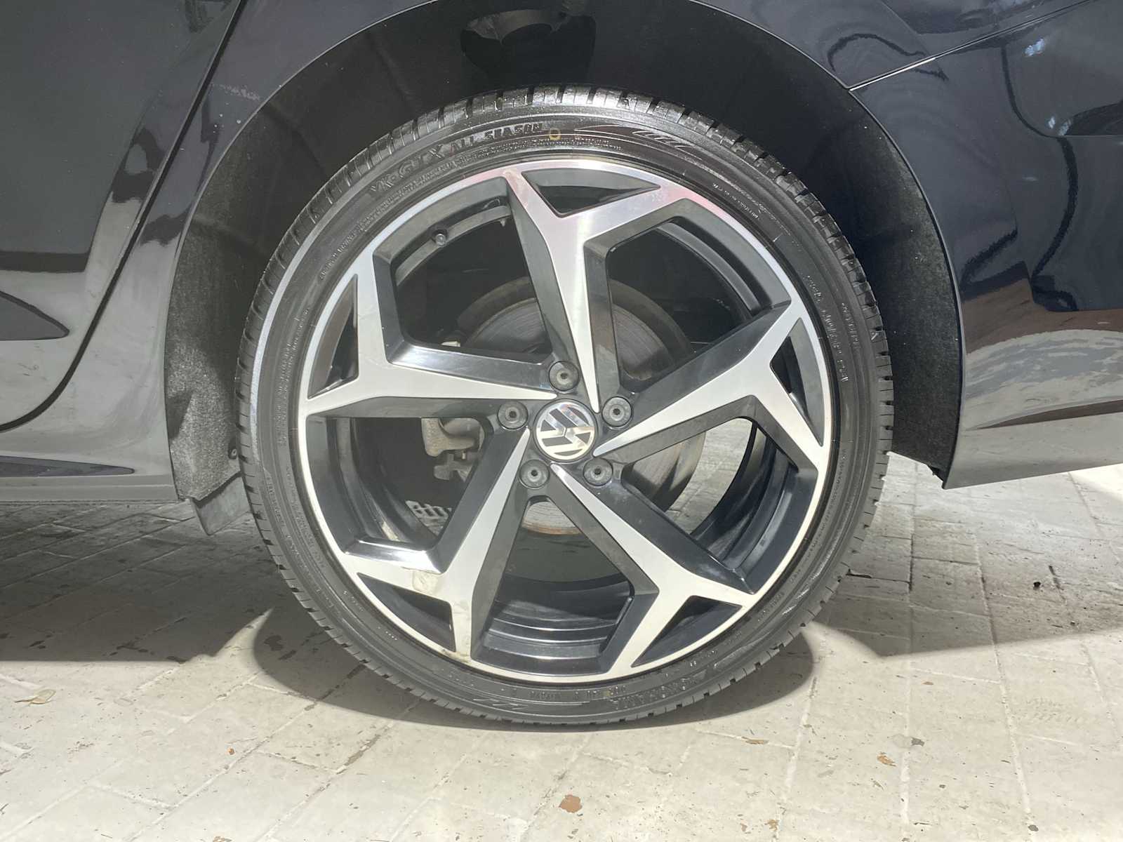 Thumbnail: 2020 Volkswagen Passat - 8