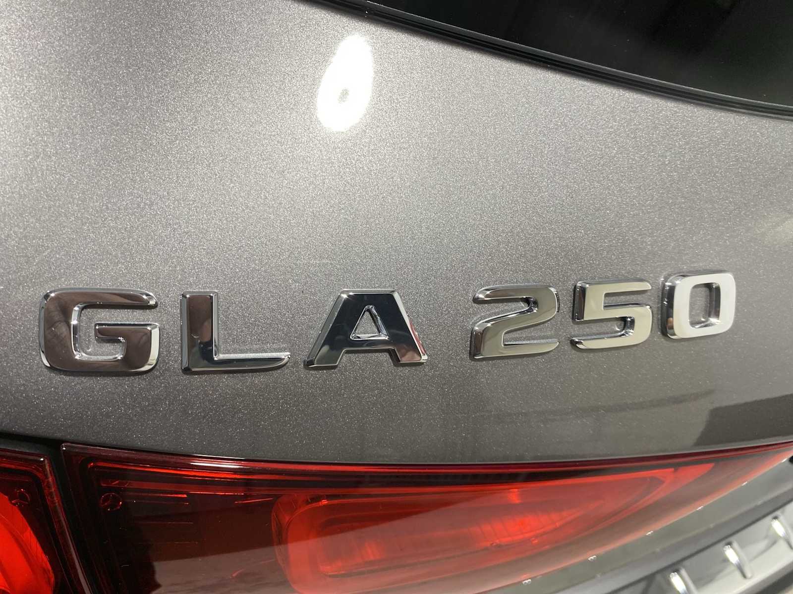 Thumbnail: 2022 Mercedes-Benz GLA - 7