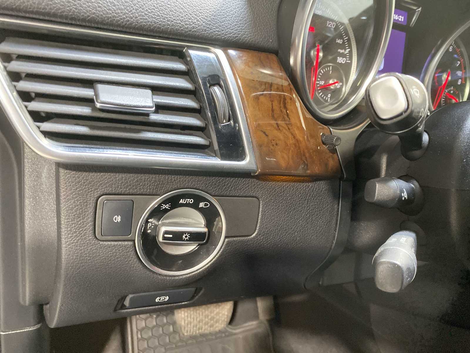 Thumbnail: 2019 Mercedes-Benz GLS - 24