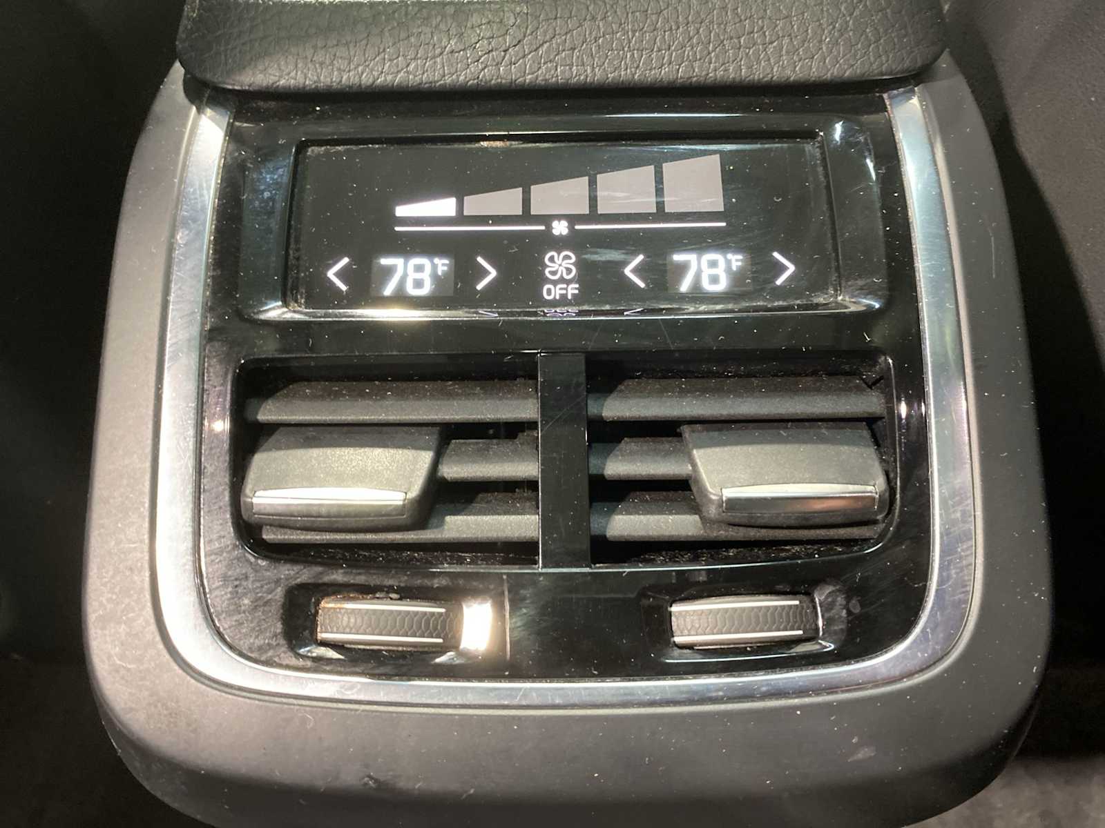 Thumbnail: 2017 Volvo XC90 - 25