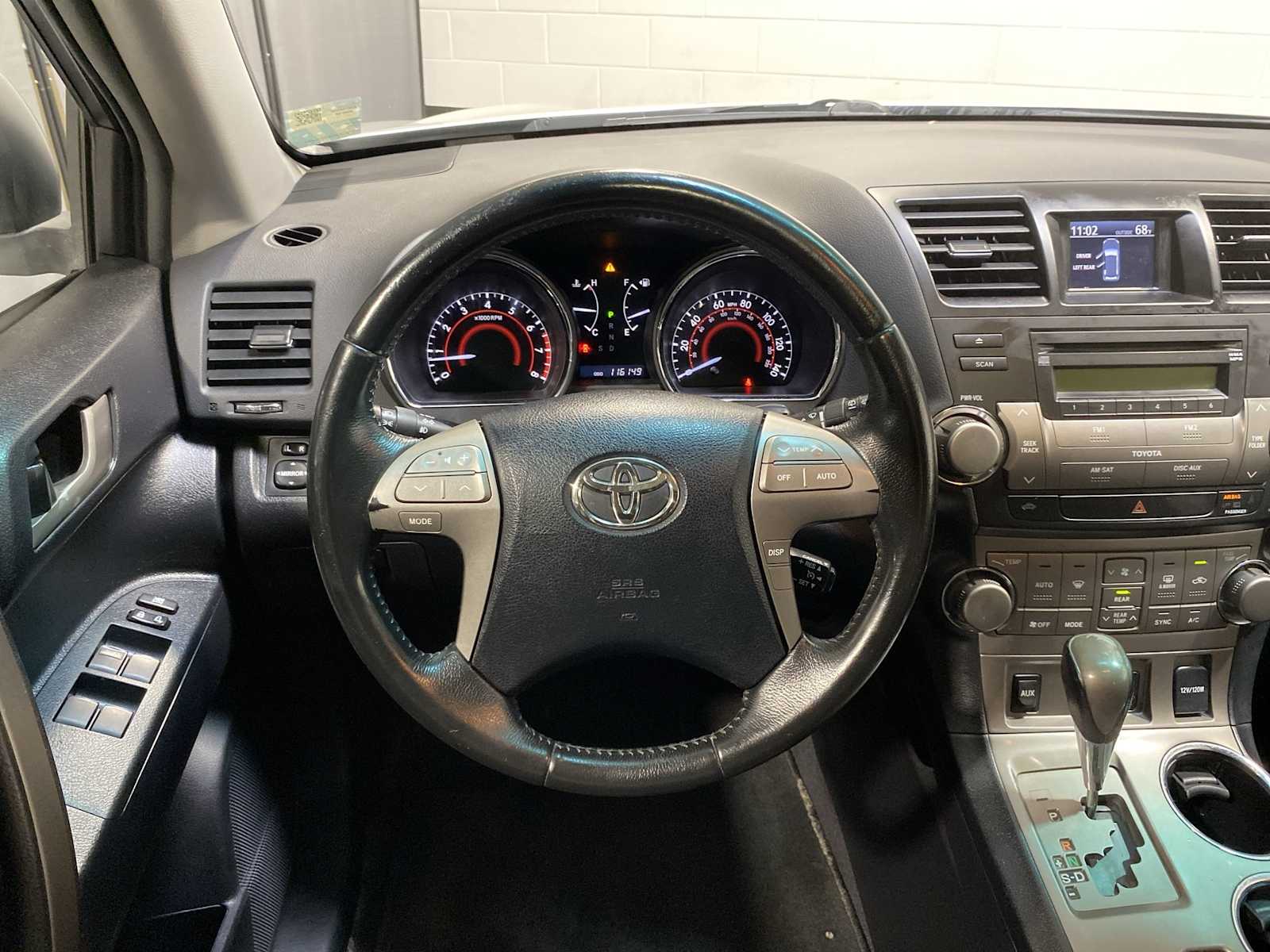 Thumbnail: 2010 Toyota Highlander - 15