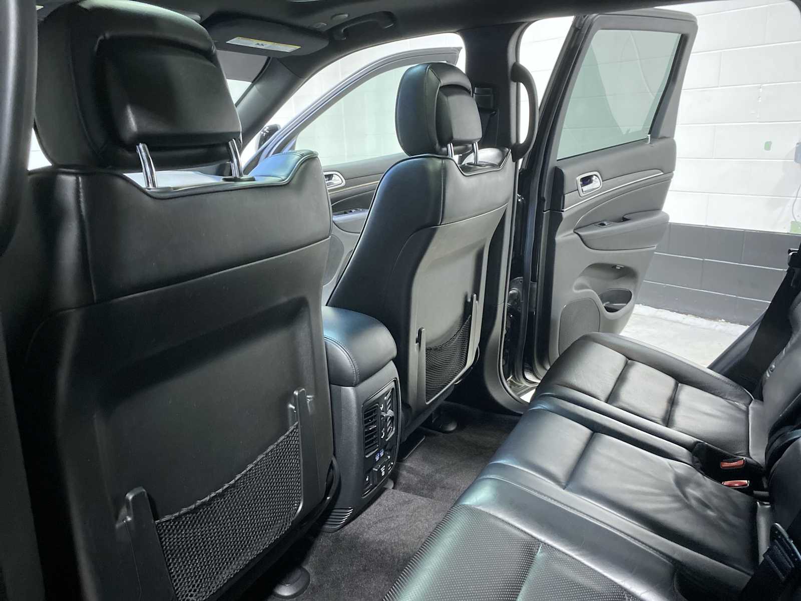 Thumbnail: 2018 Jeep Grand Cherokee - 12