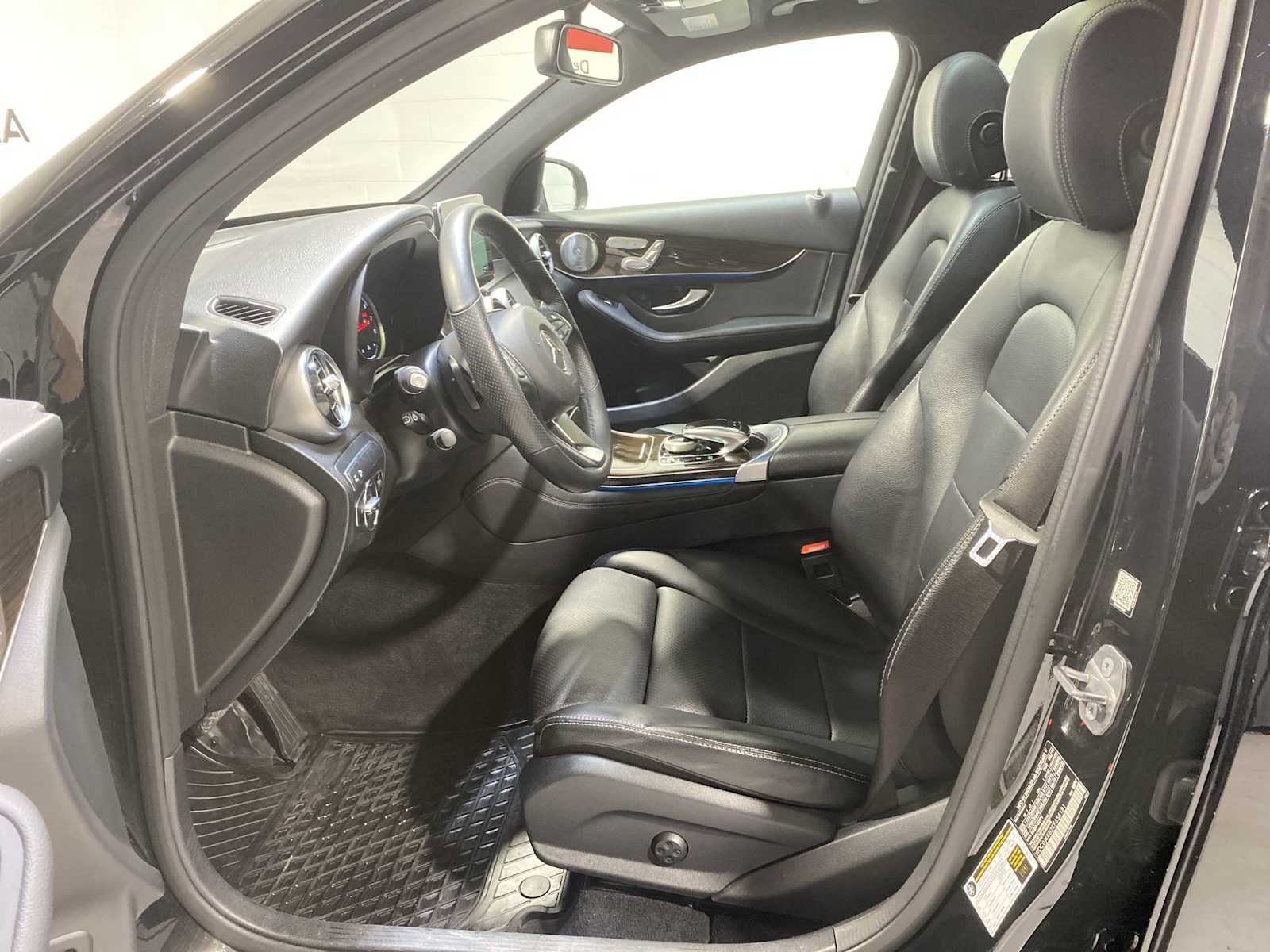 Thumbnail: 2019 Mercedes-Benz GLC - 2