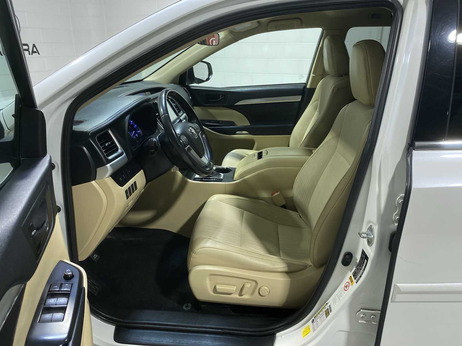 Thumbnail: 2019 Toyota Highlander - 2