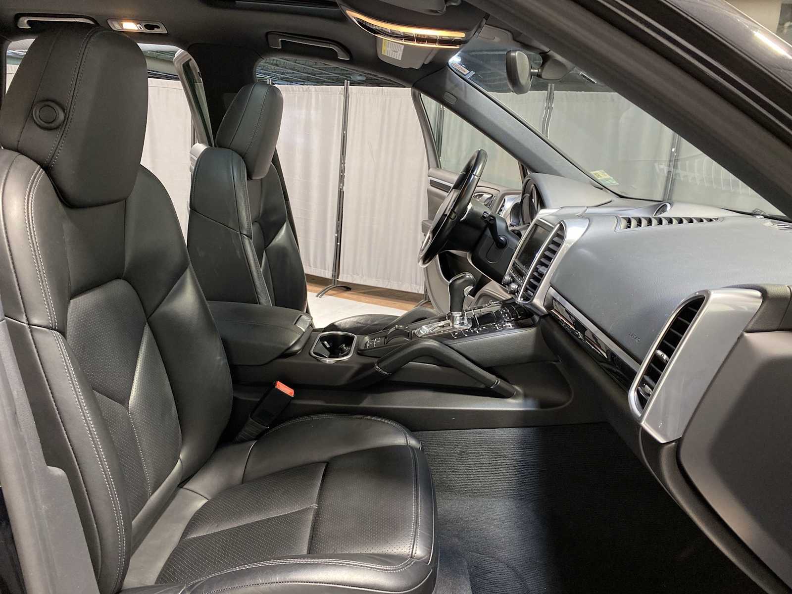 2013 Porsche Cayenne S 14