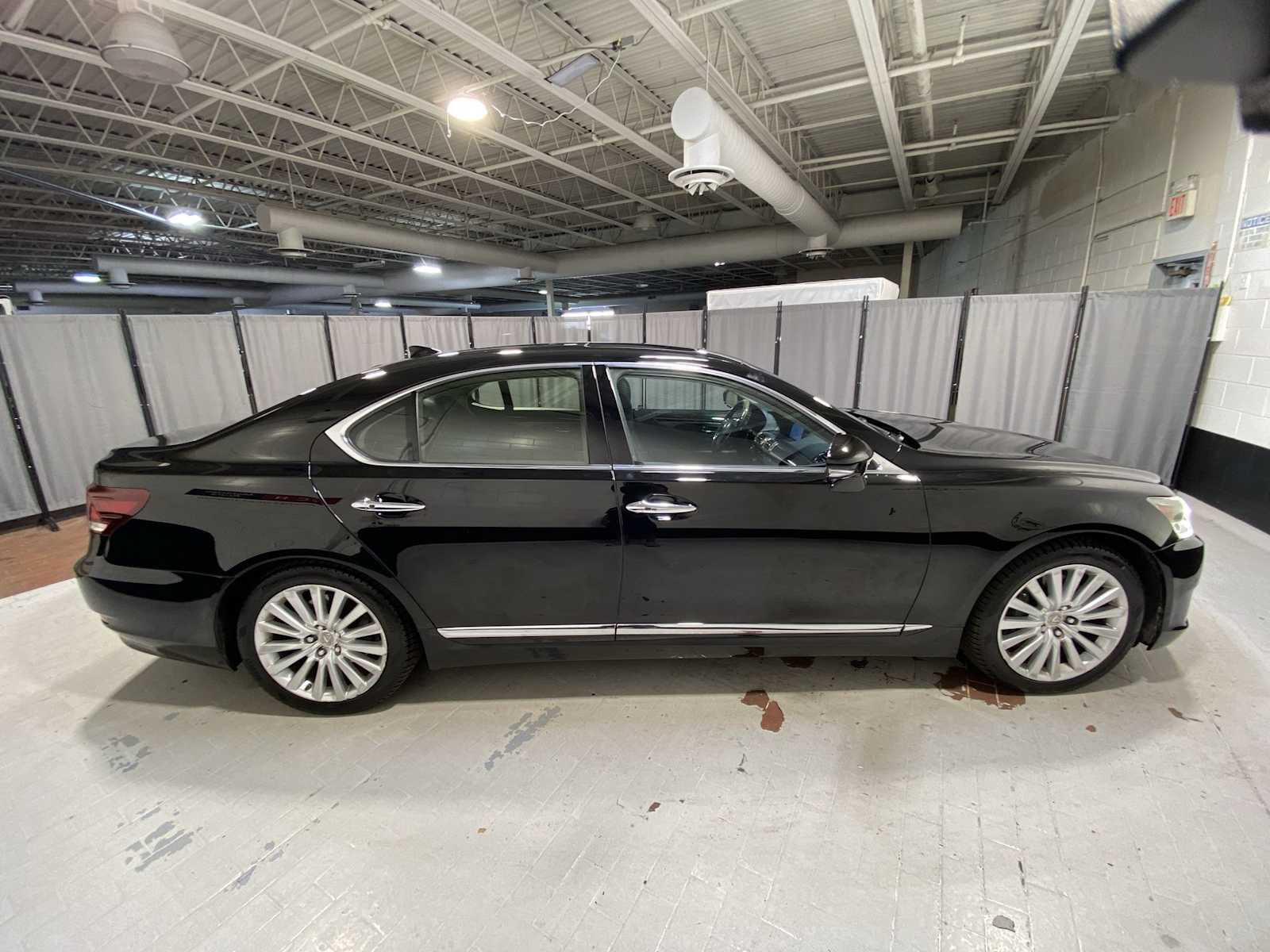 Thumbnail: 2017 Lexus LS - 27
