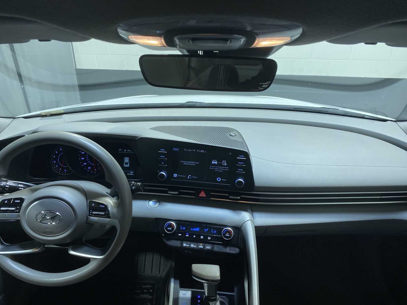 Thumbnail: 2023 Hyundai Elantra - 10