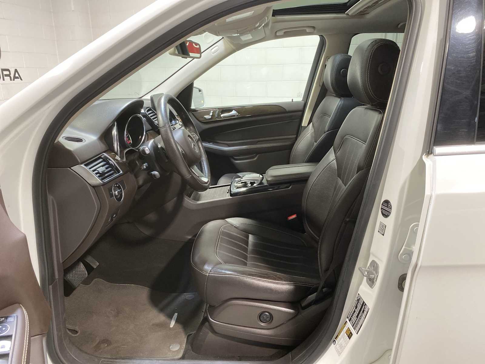 Thumbnail: 2016 Mercedes-Benz GLE - 2