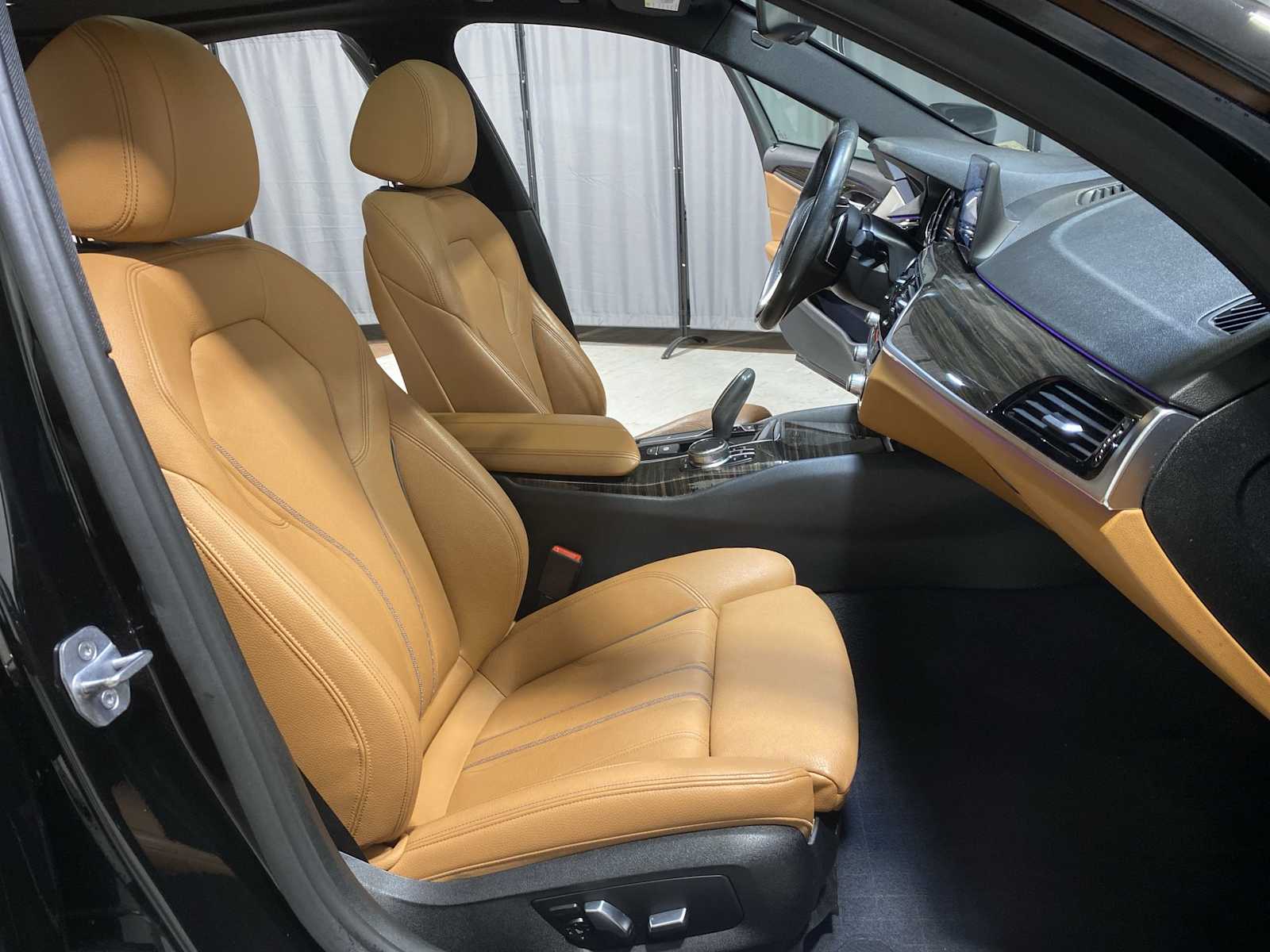 Thumbnail: 2018 BMW 5 Series - 14