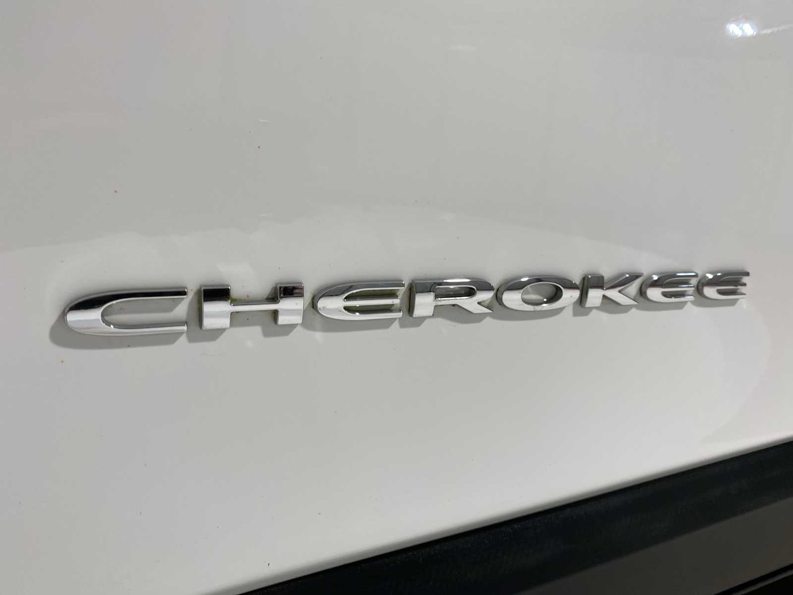Thumbnail: 2017 Jeep Cherokee - 7