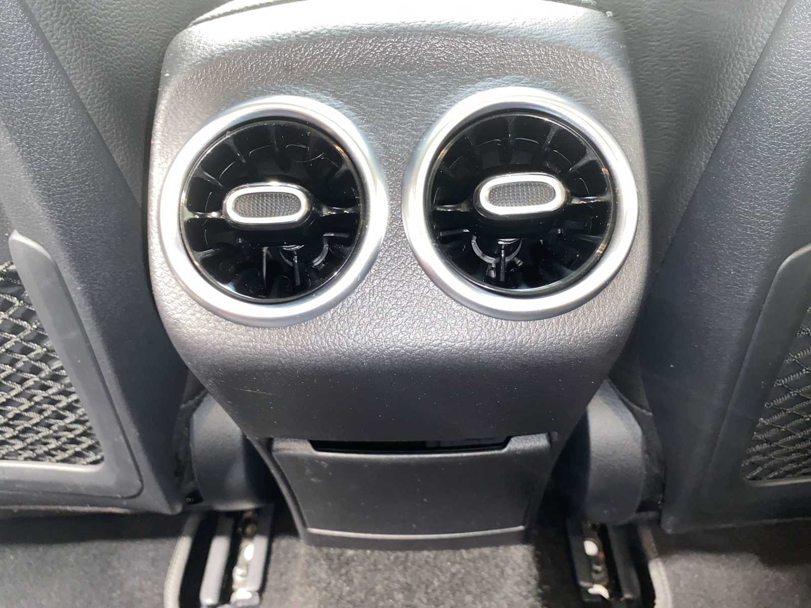 Thumbnail: 2020 Mercedes-Benz CLA - 24