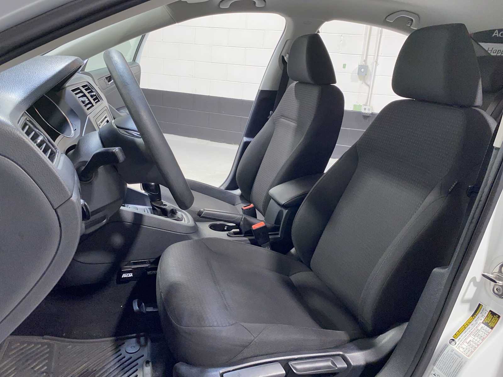 2015 Volkswagen Jetta S 10